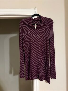 Vandentillaart Geometric Pattern Long-Sleeve Tunic in Plum